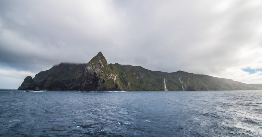 ゴフ島及びインアクセシブル島の写真