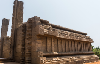 マハーバリプラムの建築と彫刻群の写真