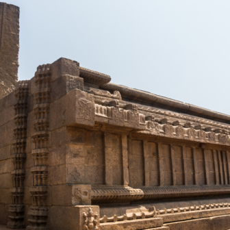 マハーバリプラムの建築と彫刻群の写真