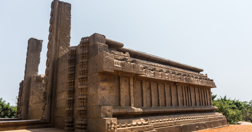 マハーバリプラムの建築と彫刻群の写真