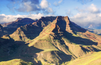 リスコ・カイドとグラン・カナリア島の聖なる山々の文化的景観の写真