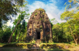 サンボー・プレイ・クックの寺院地区と古代イーシャナプラの考古遺跡の写真